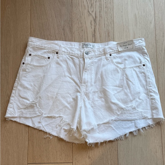 Abercrombie & Fitch Pants - Abercrombie & Fitch Baggy Shorts BNWT White Distressed Denim Low Rise Size 34
